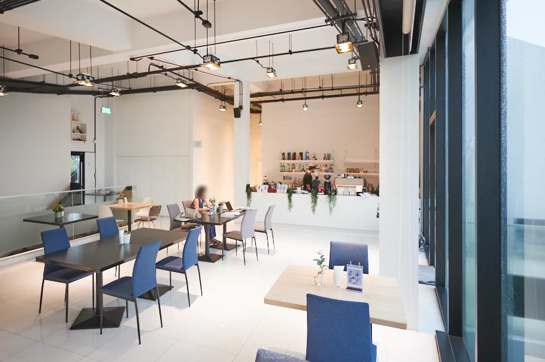 82 Concept Cafe & Eatery สมุทรปราการ