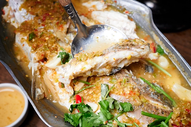 Steamed Seabass with Lime and Chillie